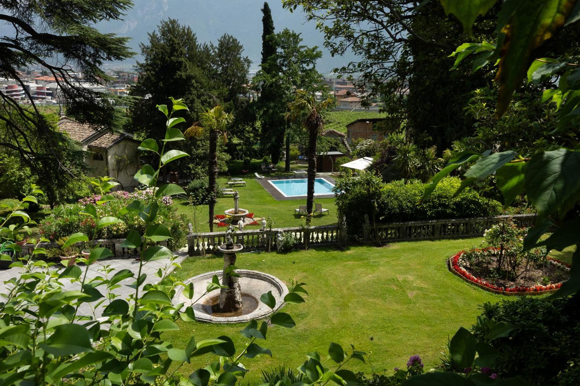 Villa Angelica Riva del Garda Bagian luar foto